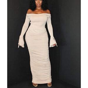 IRREGULAR
EXPOSURE - KIVIE RUGGED SET NUDE